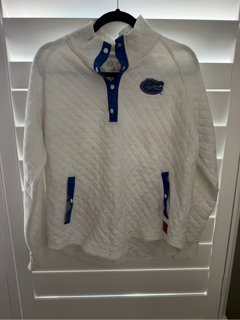Pressbox White Quilted Pullover with Blue Trim